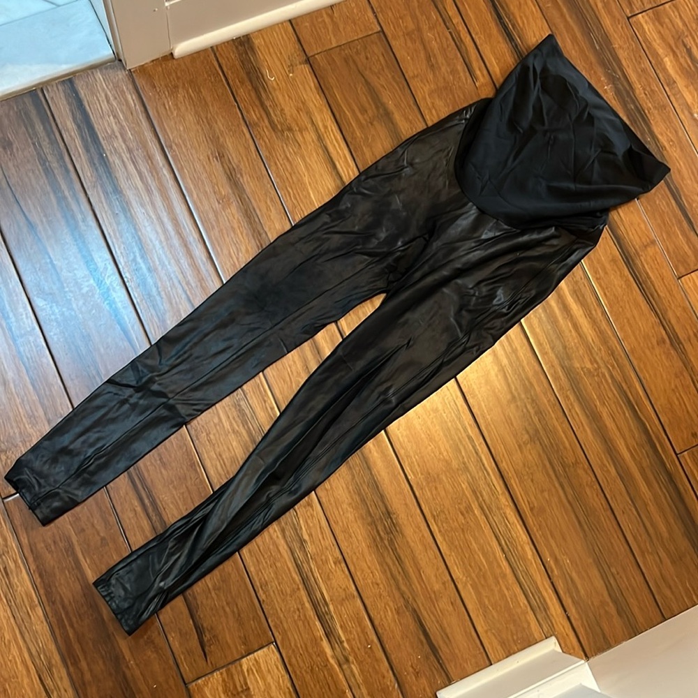 SPANX Faux Leather Maternity Leggings Size Medium